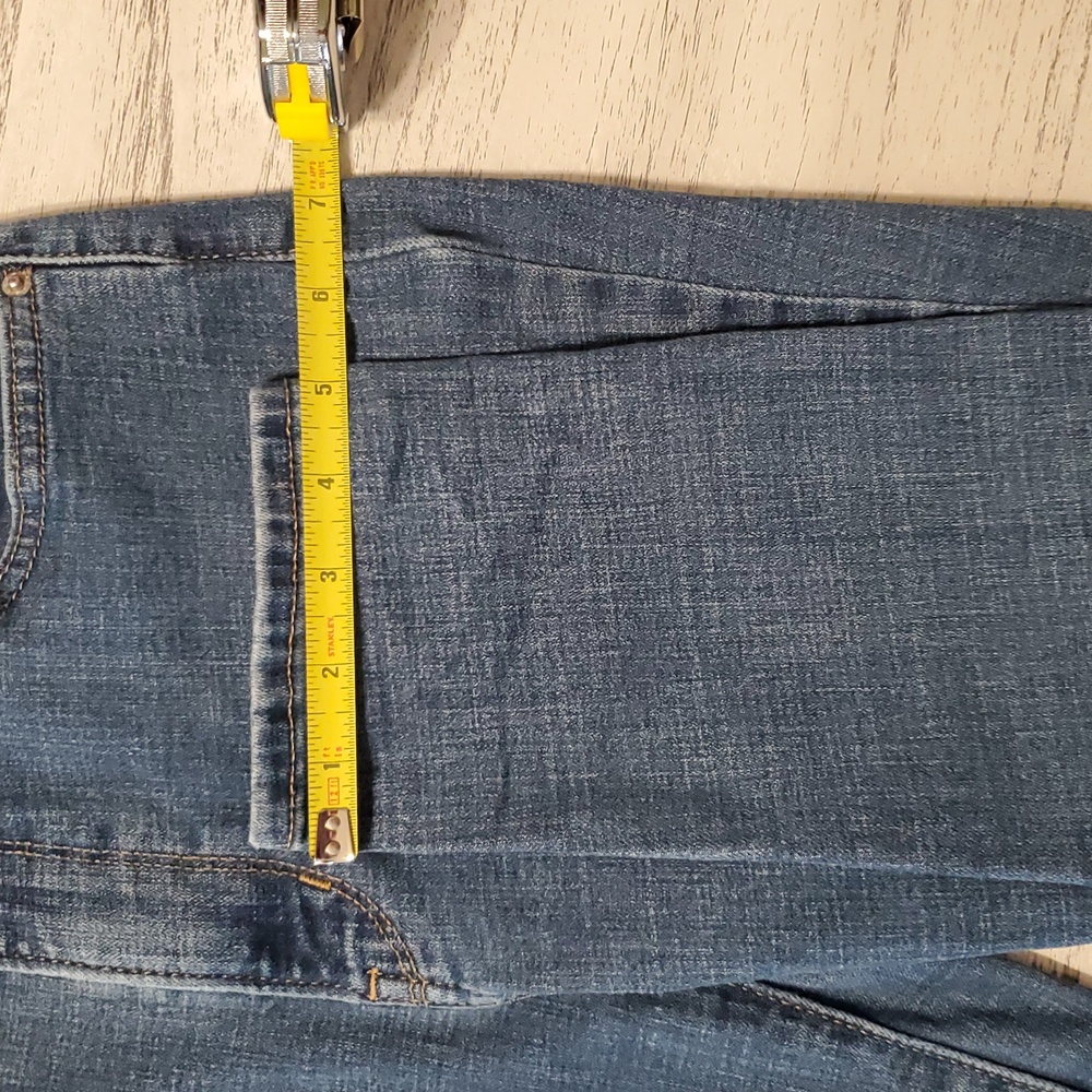 Levi's Classic High Rise Blue Jeans - Picture 8 of 9